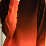 Round-neck gradient knitted sweater.