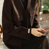 Retro-style elegant woolen coat