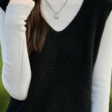 Hollow crocheted V-neck knitted vest