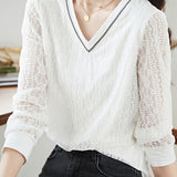 Chanel-style V-neck lace bottoming shirt