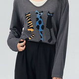 Fake two - piece long - sleeved cat - pattern knitted sweater.