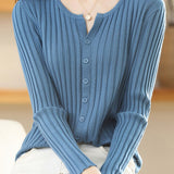 Round-neck knitted cardigan