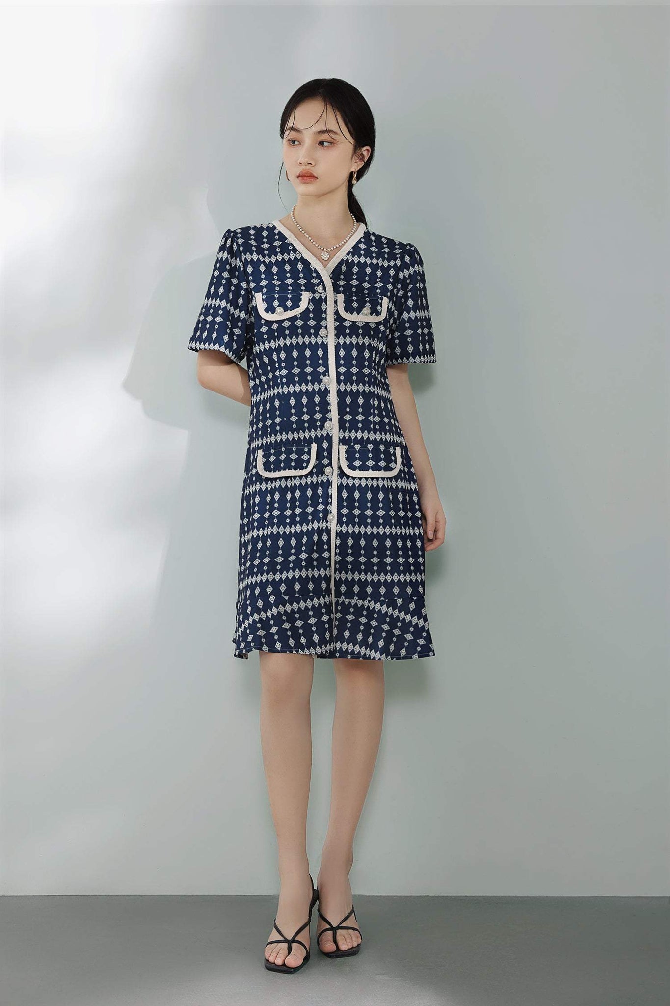 V-neck flap decorative tape switching print dress with lining