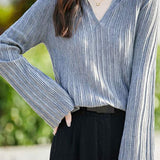 Half-open V-neck loose base layer shirt