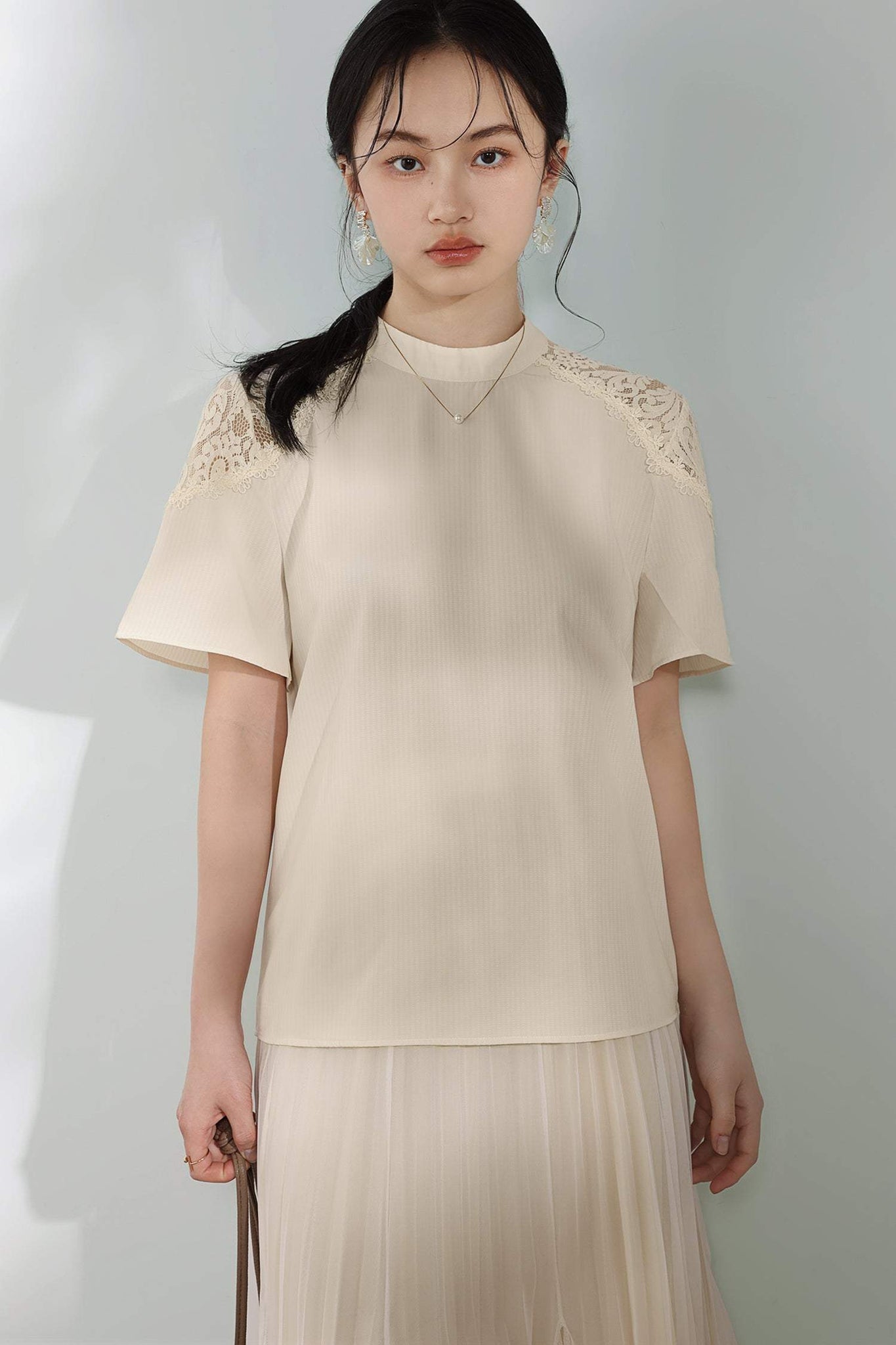 Band collar sheer lace switching blouse