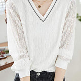 Chanel-style V-neck lace bottoming shirt